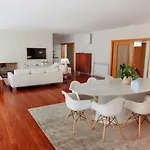 The Luxury And Nature Retreat With Pool, Jacuzzi & Bbq 게스트하우스