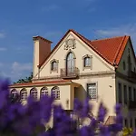 The Luxury And Nature Retreat With Pool, Jacuzzi & Bbq 게스트하우스 4*