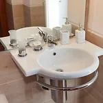 The Luxury And Nature Retreat With Pool, Jacuzzi & Bbq 게스트하우스