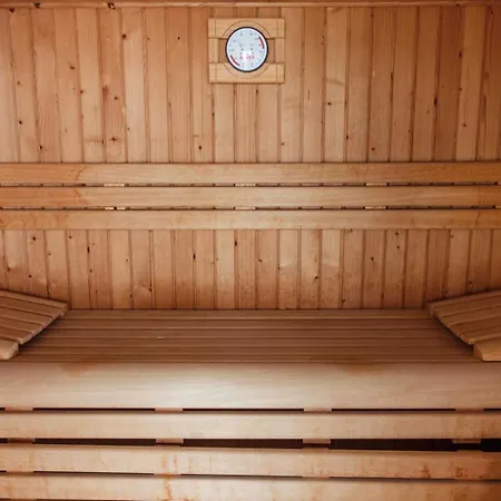 Affittacamere The Luxury And Nature Retreat With Pool, Jacuzzi & Bbq 4*