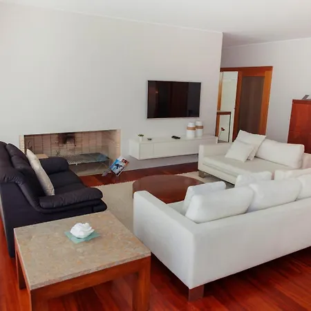 The Luxury And Nature Retreat With Pool, Jacuzzi & Bbq Penzion Arcos de Valdevez