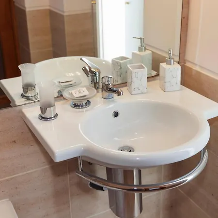 The Luxury And Nature Retreat With Pool, Jacuzzi & Bbq Affittacamere