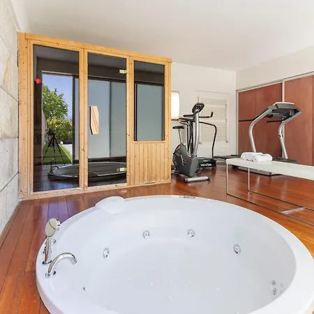 The Luxury And Nature Retreat With Pool, Jacuzzi & Bbq 4*
