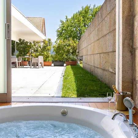 The Luxury And Nature Retreat With Pool, Jacuzzi & Bbq Casa de hóspedes 4*