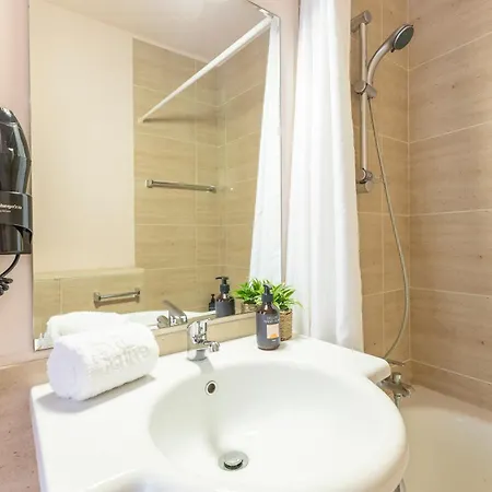 The Luxury And Nature Retreat With Pool, Jacuzzi & Bbq בית הארחה ארקוס דה ואלדבז