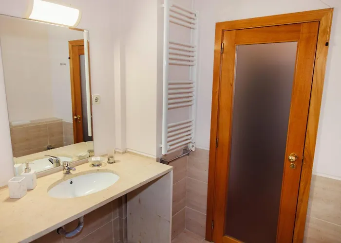 בית הארחה The Luxury And Nature Retreat With Pool, Jacuzzi & Bbq ארקוס דה ואלדבז