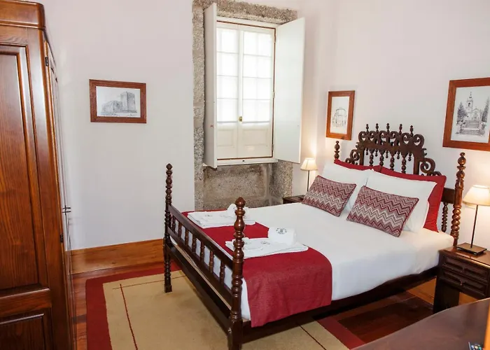 The Luxury And Nature Retreat With Pool, Jacuzzi & Bbq Maison d'hôtes Arcos de Valdevez