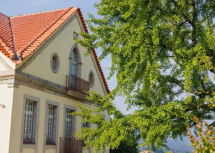 The Luxury And Nature Retreat With Pool, Jacuzzi & Bbq Maison d'hôtes Arcos de Valdevez