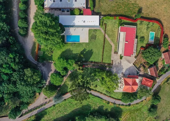 Maison d'hôtes The Luxury And Nature Retreat With Pool, Jacuzzi & Bbq