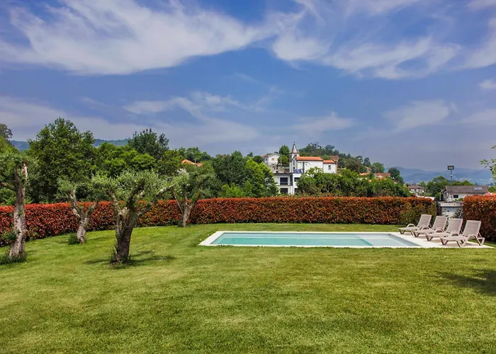 Guest house The Luxury And Nature Retreat With Pool, Jacuzzi & Bbq 4*