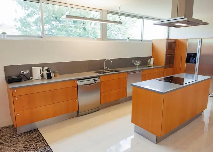 The Luxury And Nature Retreat With Pool, Jacuzzi & Bbq 4*