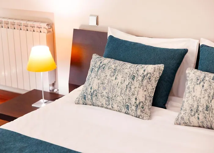 Guest house The Luxury And Nature Retreat With Pool, Jacuzzi & Bbq Arcos de Valdevez