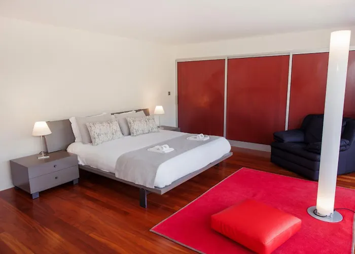 בית הארחה The Luxury And Nature Retreat With Pool, Jacuzzi & Bbq ארקוס דה ואלדבז