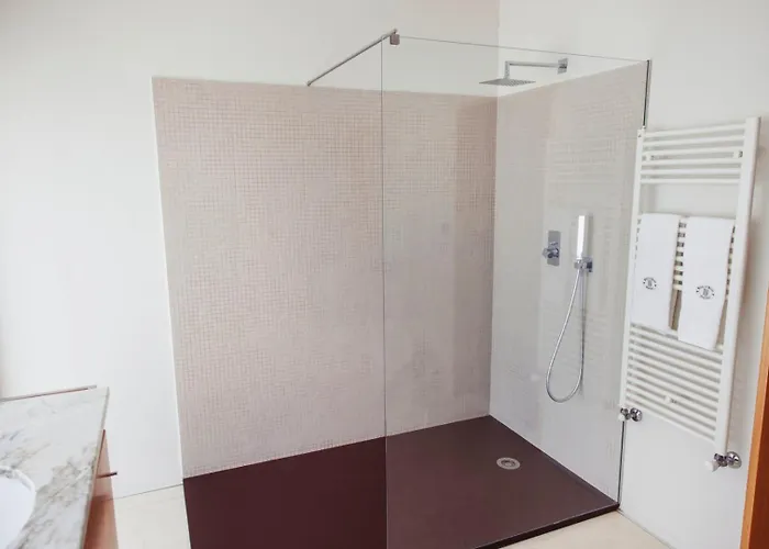 The Luxury And Nature Retreat With Pool, Jacuzzi & Bbq 4*